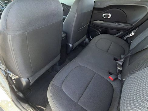 Used 2017 Kia Soul + image 24
