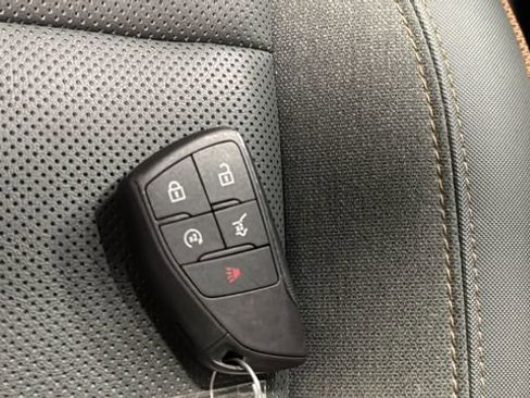 Used 2024 GMC Acadia AT4 image 42