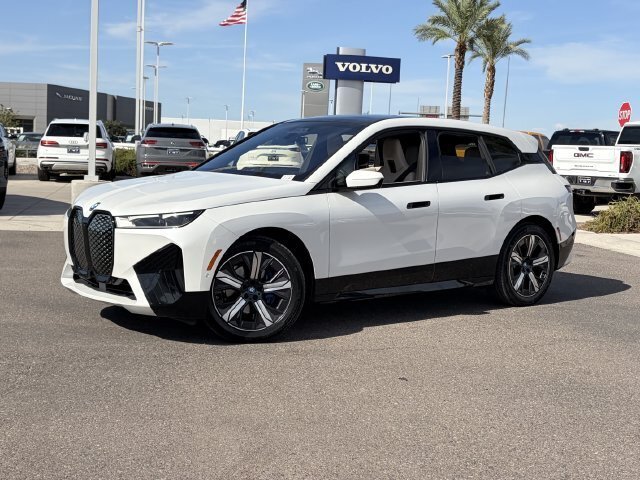 Used 2024 BMW iX xDrive50 w/ Sport Package AWD/4WD image 2