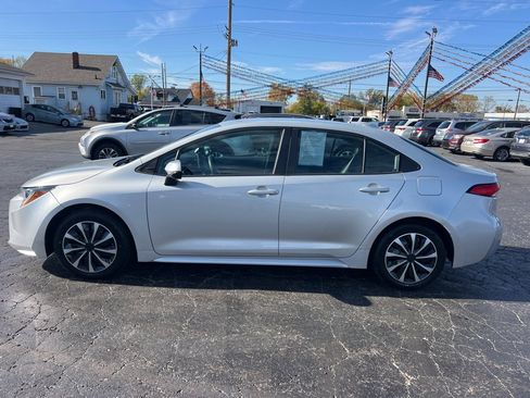 Used 2020 Toyota Corolla LE image 4