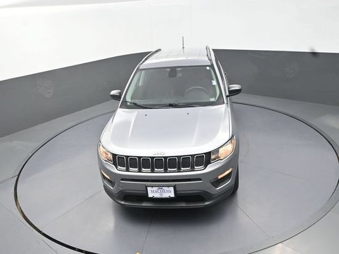 Used 2018 Jeep Compass Sport AWD/4WD image 14