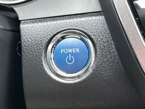 Used 2021 Toyota Camry LE image 30