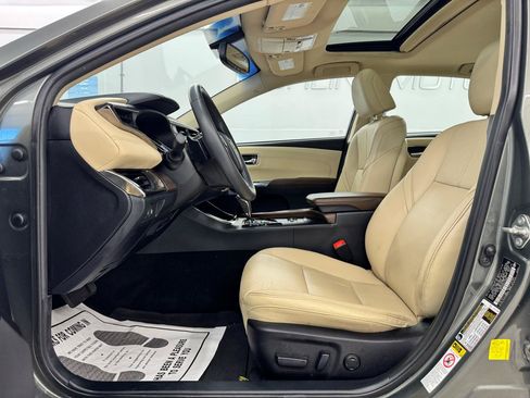 Used 2014 Toyota Avalon XLE Touring FWD image 10