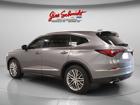Used 2023 Acura MDX SH-AWD w/ Advance Package image 3