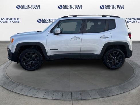 Used 2018 Jeep Renegade Altitude image 3