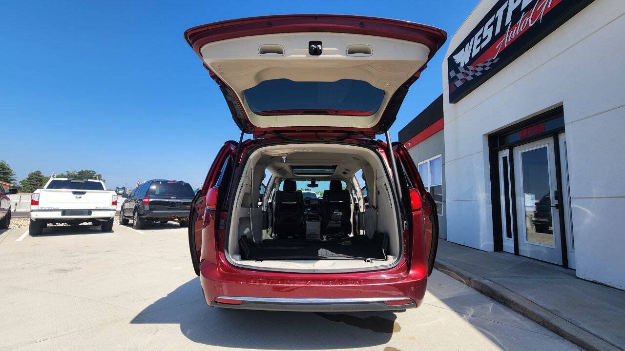 Used 2020 Chrysler Pacifica Touring-L Plus w/ Tire & Wheel Group FWD image 26