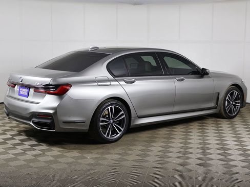 Used 2022 BMW 750i xDrive w/ M Sport Package AWD/4WD image 13