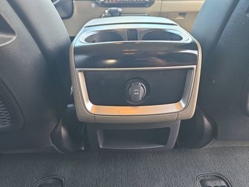 Used 2025 Kia Carnival FWD image 15