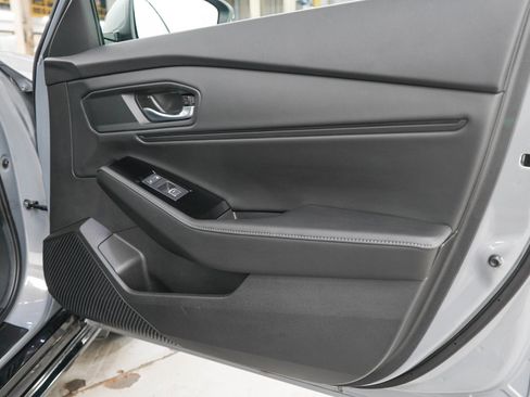 Used 2024 Honda Accord Touring image 9