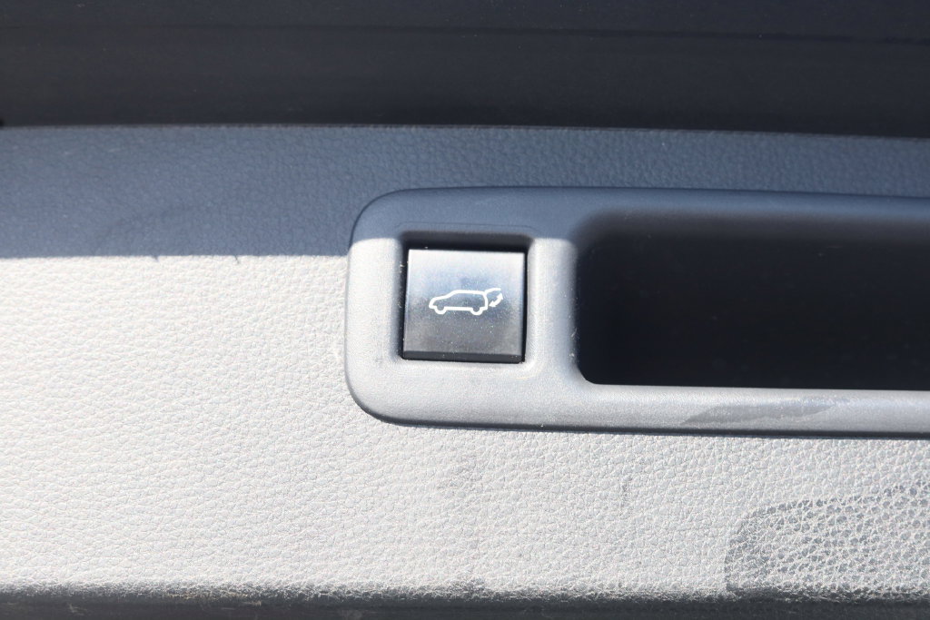 Used 2023 Toyota Highlander XLE AWD/4WD image 36
