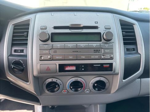 Used 2011 Toyota Tacoma 4x4 Double Cab w/ TRD Off-Road Pkg w/JBL Audio image 16