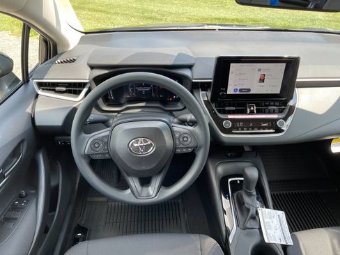 Used 2026 Toyota Corolla LE w/ LE Premium Package FWD image 15