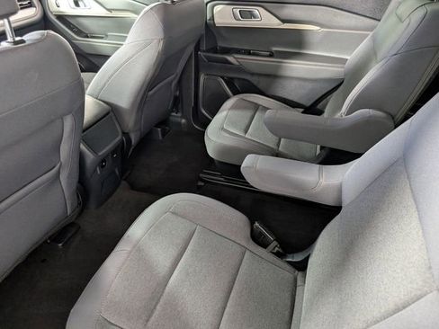 Used 2025 Ford Explorer Active image 21