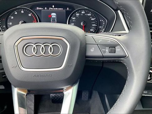 Used 2025 Audi Q5 2.0T Premium AWD/4WD image 12