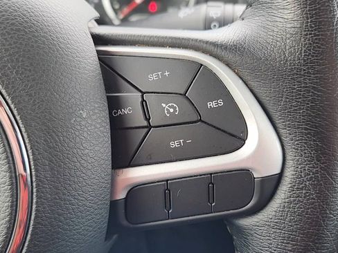 Used 2020 Jeep Renegade Latitude w/ Cold Weather Group image 13