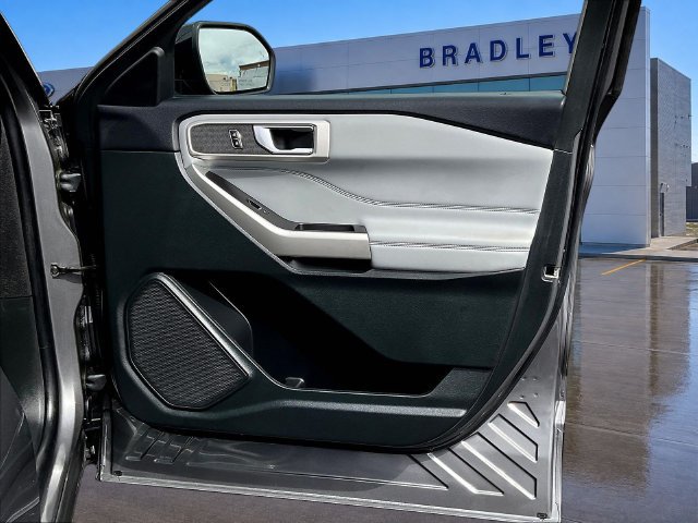 Used 2023 Ford Explorer XLT w/ Equipment Group 202A RWD image 29