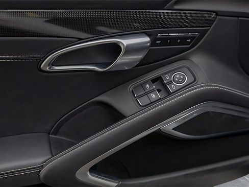 Used 2019 Porsche 911 Turbo S image 19