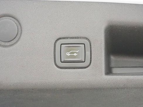 Used 2020 Chevrolet Equinox LT image 20