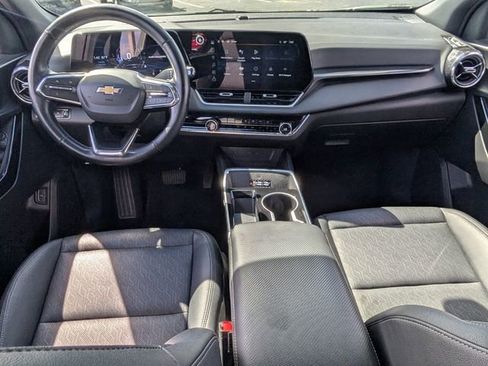 Used 2025 Chevrolet Equinox LT w/ Convenience Package II AWD/4WD image 13