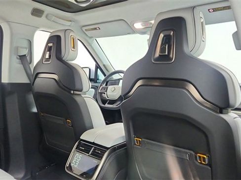 Used 2023 Rivian R1S Adventure image 27