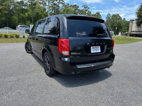 Used 2018 Dodge Grand Caravan GT FWD image 32