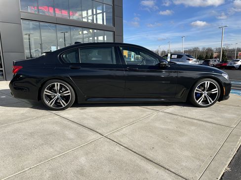 Used 2016 BMW 750i xDrive image 8