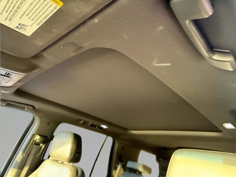 Used 2022 Chevrolet Tahoe LT w/ Luxury Package image 12