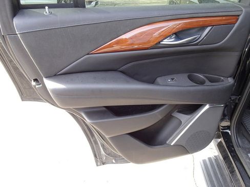 Used 2016 Cadillac Escalade Luxury image 15