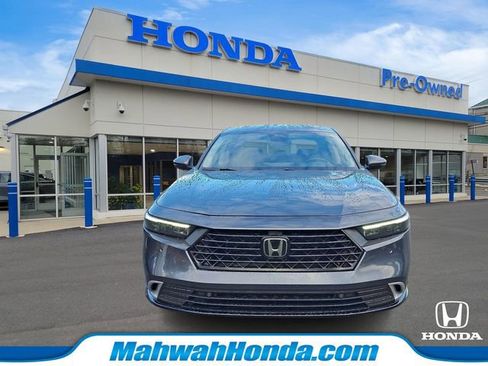 Used 2024 Honda Accord Touring image 2