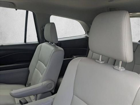 Used 2022 Honda Pilot Touring image 16