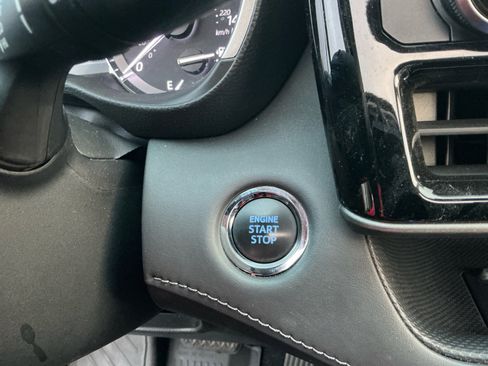 Certified 2022 Toyota Highlander XLE image 28