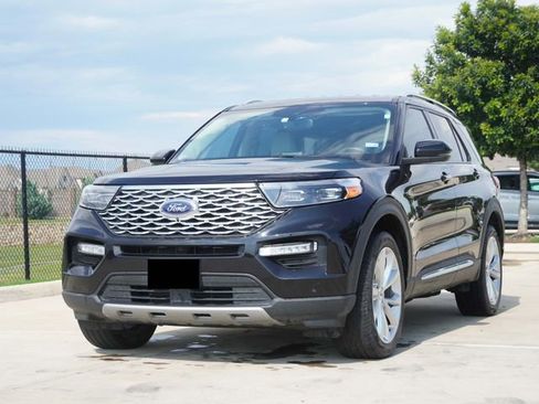 Used 2023 Ford Explorer Platinum w/ Technology Package AWD/4WD image 3