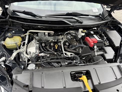 Used 2021 Nissan Rogue S image 17