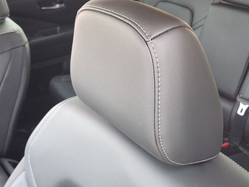 New 2025 Nissan Pathfinder SL image 15