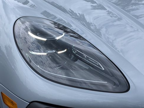 Certified 2026 Porsche Macan AWD/4WD image 27