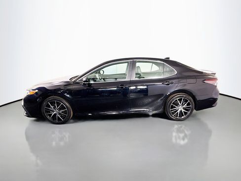 Used 2023 Toyota Camry SE FWD image 6