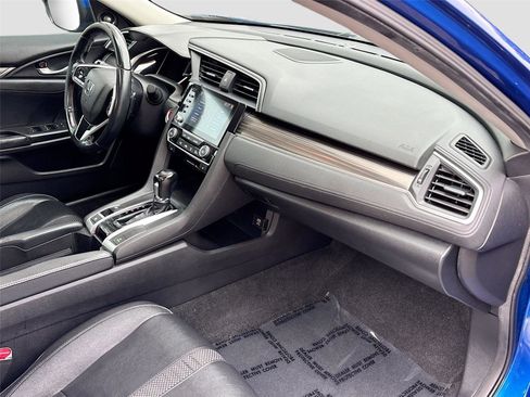Used 2019 Honda Civic Touring image 33