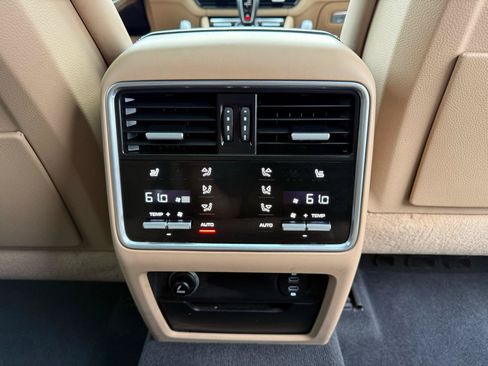 Used 2021 Porsche Cayenne S AWD/4WD image 13