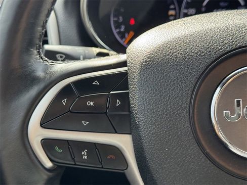 Used 2018 Jeep Grand Cherokee Altitude image 18