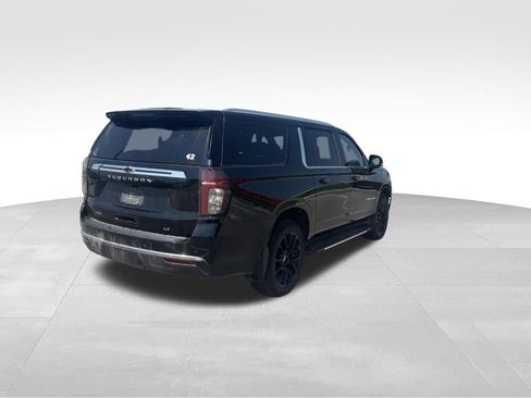 Used 2022 Chevrolet Suburban LT AWD/4WD image 6