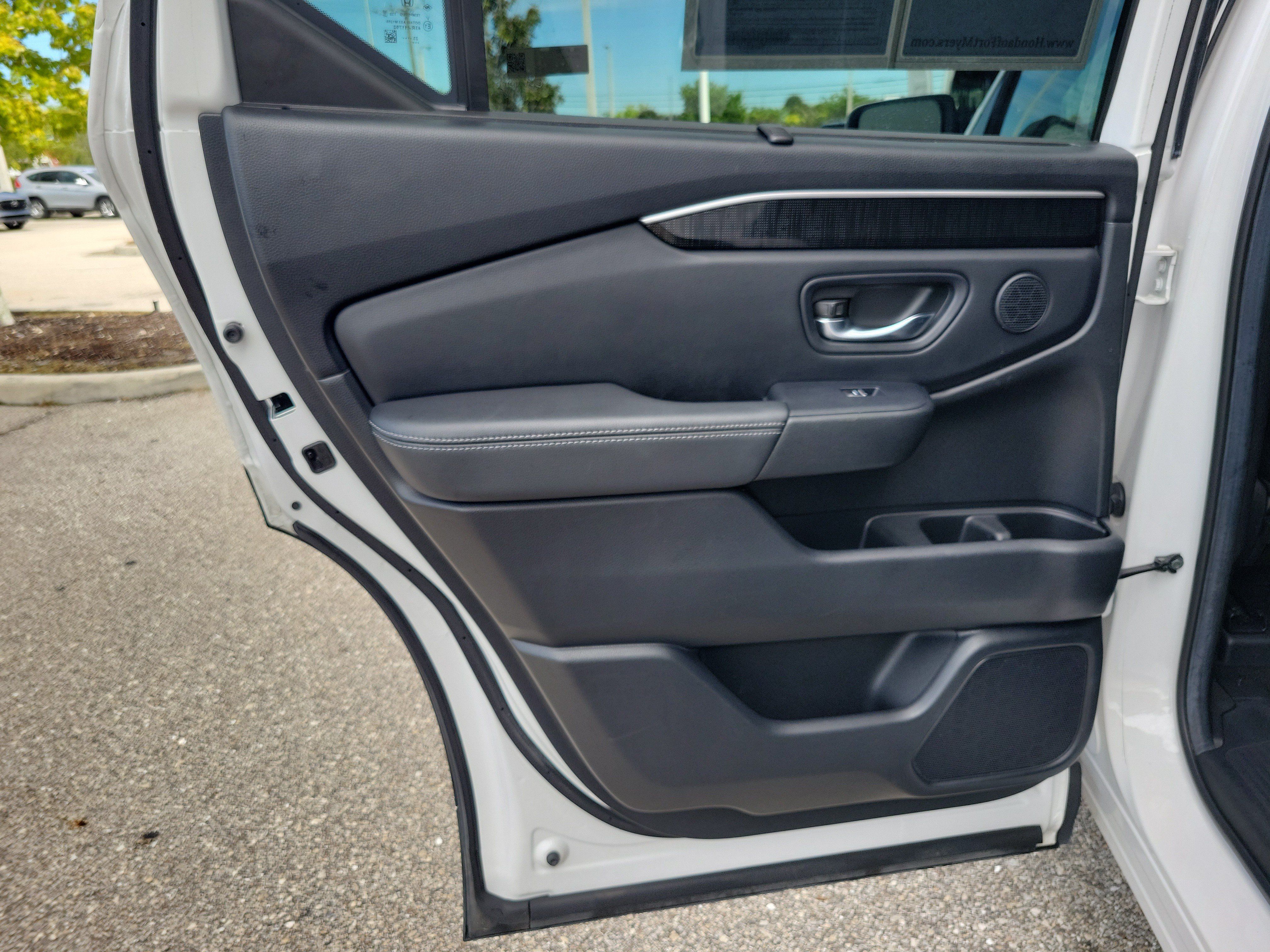 Used 2024 Honda Pilot Elite image 15