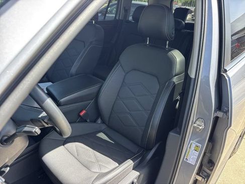Used 2024 Volkswagen Atlas SE AWD/4WD image 22