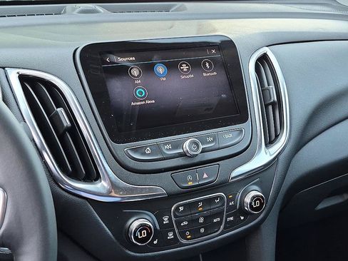 Used 2022 Chevrolet Equinox LT FWD image 22