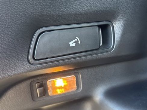 Used 2022 Mitsubishi Outlander SE image 29