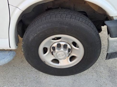 Used 2019 Chevrolet Express 2500 w/ Driver Convenience Package image 13