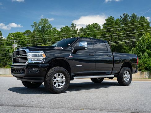 Used 2024 RAM 2500 Laramie AWD/4WD image 3