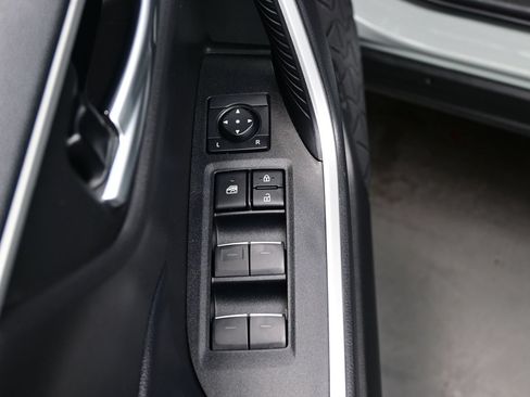 Used 2023 Toyota RAV4 XLE AWD/4WD image 10