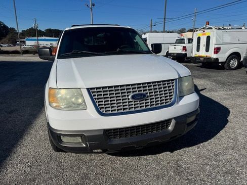 Used 2004 Ford Expedition XLT image 3