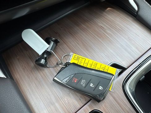 Used 2023 Lexus RX 350 Premium Plus w/ Accessory Package AWD/4WD image 20
