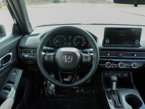 Used 2024 Honda Civic Sport image 13